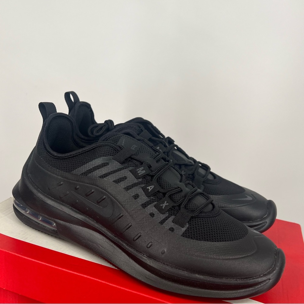 Nike Womens AIR Max Axis Black Size 9